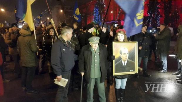 1 января в Киеве прошло факельное шествие в честь Степана Бандеры