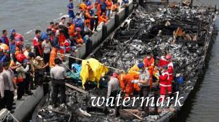 Около берегов Индонезии сгорел паром. 23 человека погибли