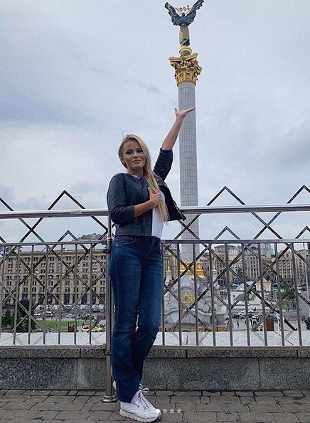 Российская телеведущая, какая беззаконно посещала Крым, приехала в Киев