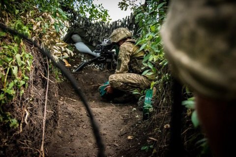 Боевики 15 один обстреляли позиции ВСУ на Донбассе