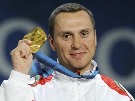 Олимпийский чемпион продает свои медали ради операции(фото)