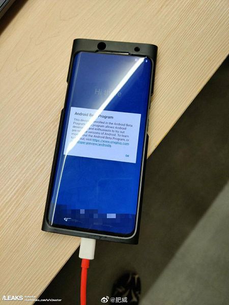 Флагманский смартфон OnePlus 7T впервинку позирует на живых фото