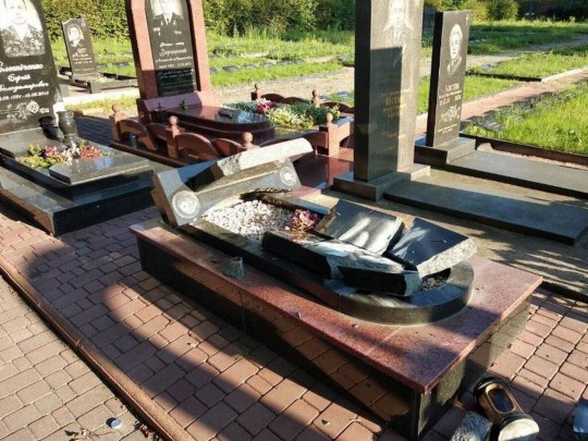 Погром монументов ветеранам АТО на Житомирщине: появилось видео с первым подозреваемым