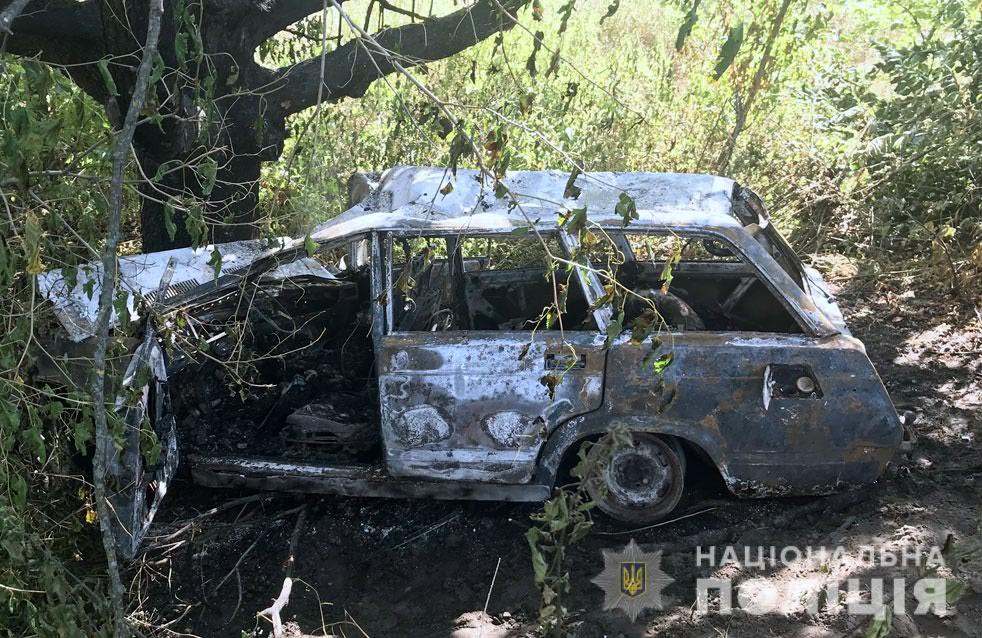 Вісті з Полтави - Під Кременчуком легковик врізався у дерево і згорів — у салоні знайшли тіло водія