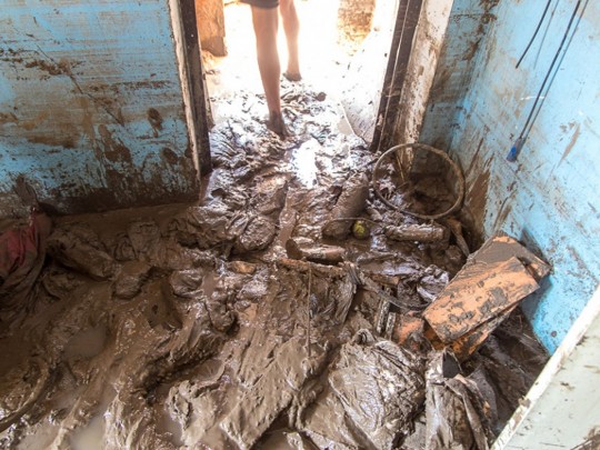 Разбитые дома затоплены грязью: появились фото последствий схода селевого потока под Одессой