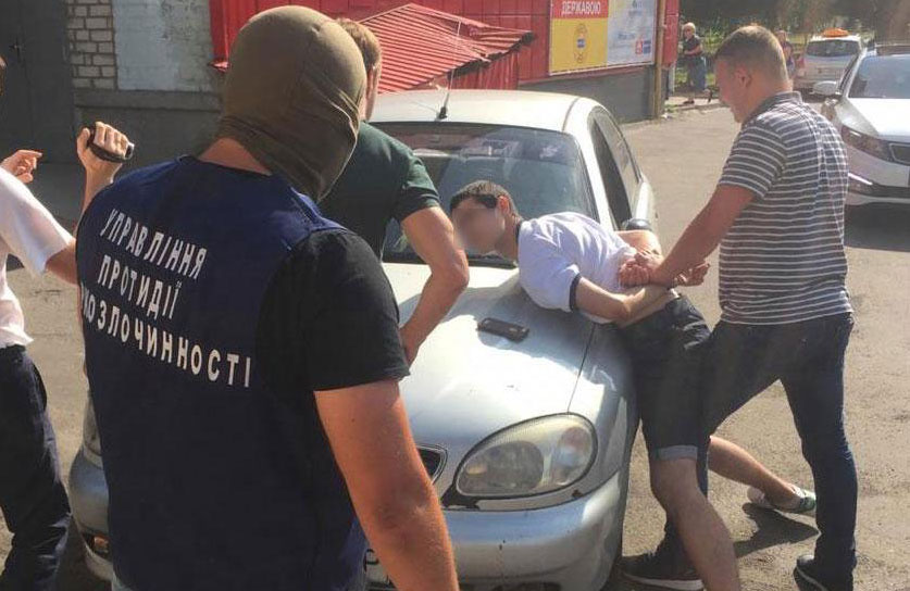 Вісті з Полтави - У Миргороді поліція затримала місцевого мешканця, який торговавши психотропні речовини