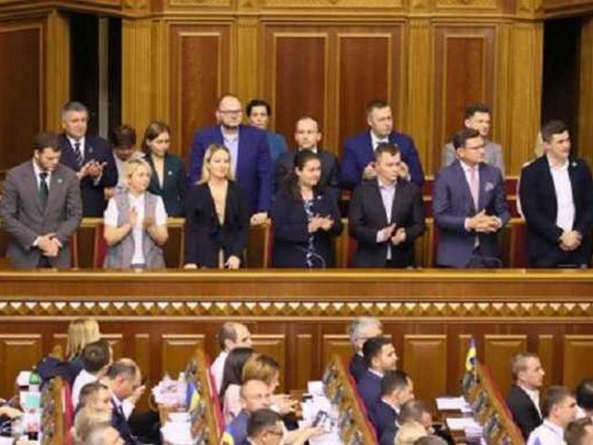 Молодо-зелено: правительство Украины ввело европейский рекорд