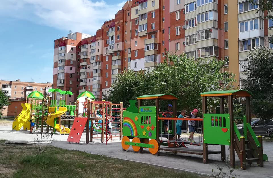 Вісті з Полтави - Ремонт і будівництво дитячих майданчиків у Полтаві: що переформатована влада зробила за рік
