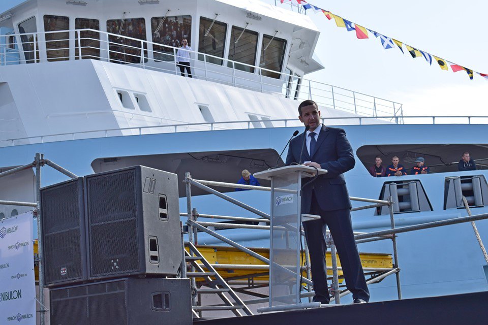 "Вы возрождаете судостроение", - Александр Стадник поздравил "Нибулон" с вступлением в эксплуатацию 140-метрового судна